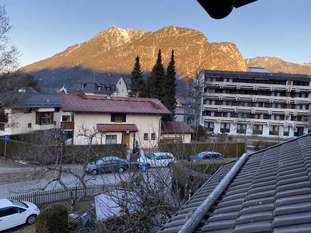 Garmisch-Partenkirchen town sunrise 🌅