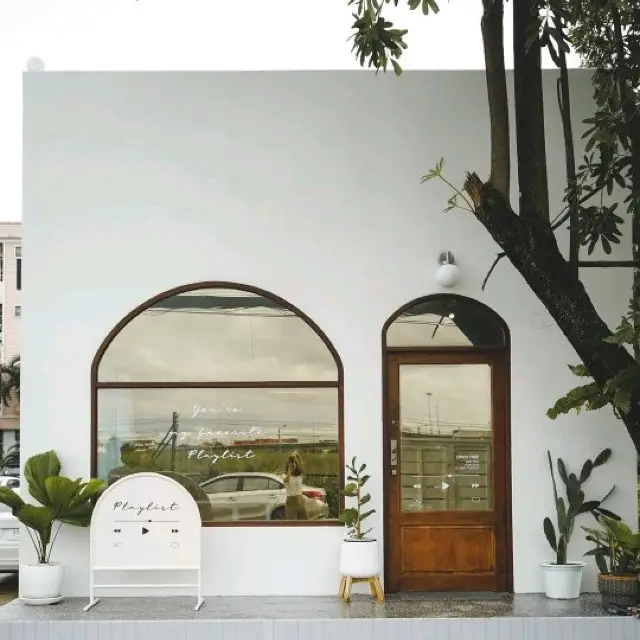 Playlist Cafe Shop At Bangkok