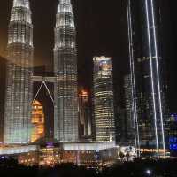 Traders KLCC great view to PeTT