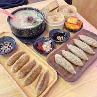 出色韓式餃子🥟、血腸湯🥣