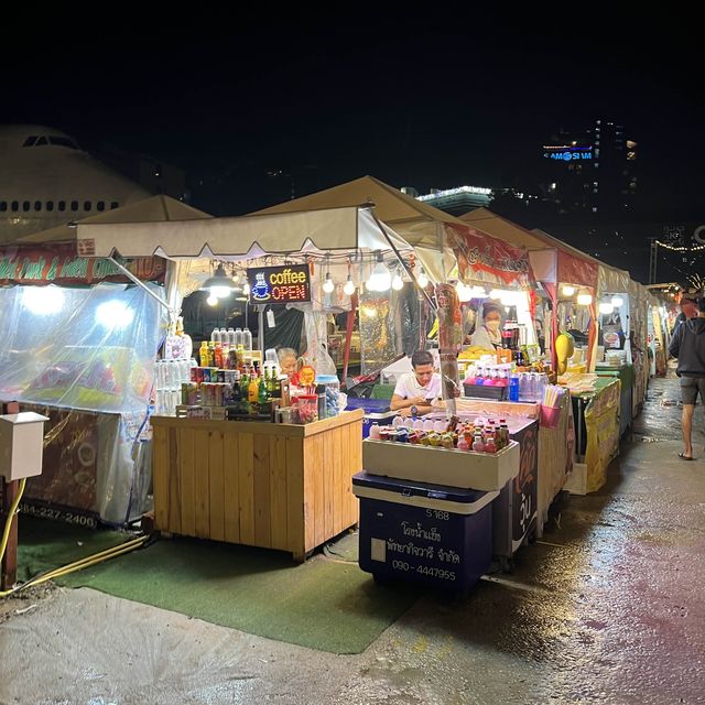 Night market with a plane @ Pattaya 