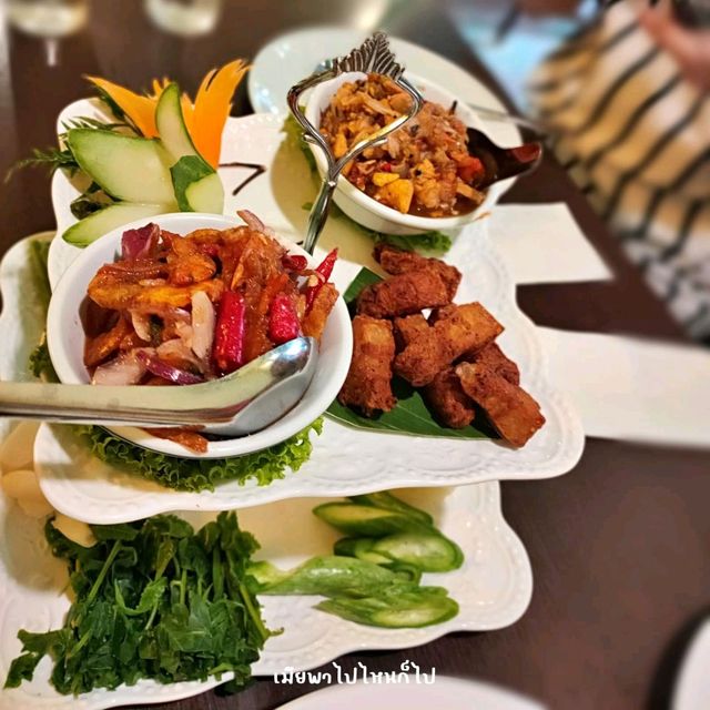 วันจันทร์ บ้านอาหารไทย ร้านอาหารชื่อดังของภูเก็ต