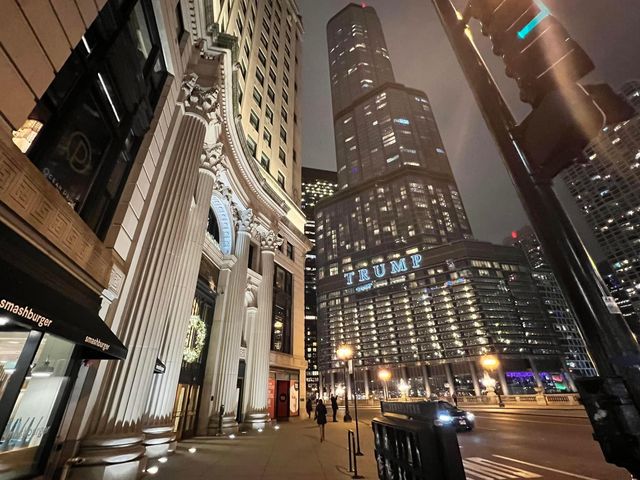 Evening Walk - Chicago during Christmas 