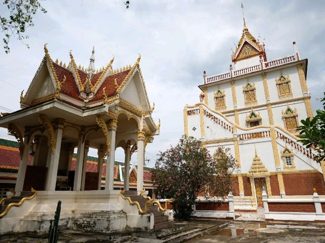 "วัดกลางมิ่งเมือง" วัดเก่าแก่ของเมืองร้อยเอ็ด