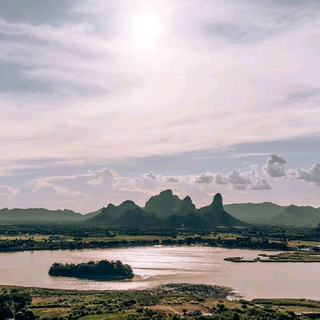 ภูซับเหล็ก สวยหยั่งกะอยู่ในหนัง