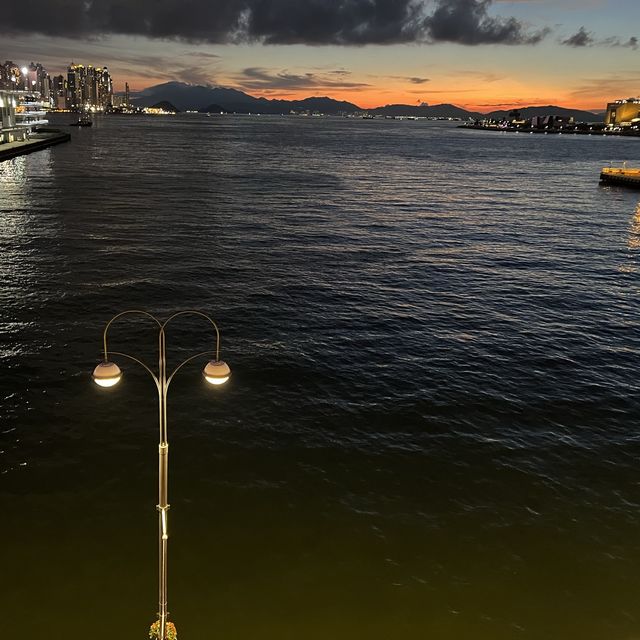 靜靜享受180度海景！