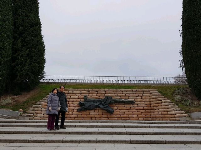Monumento a los Caidos - Madrid