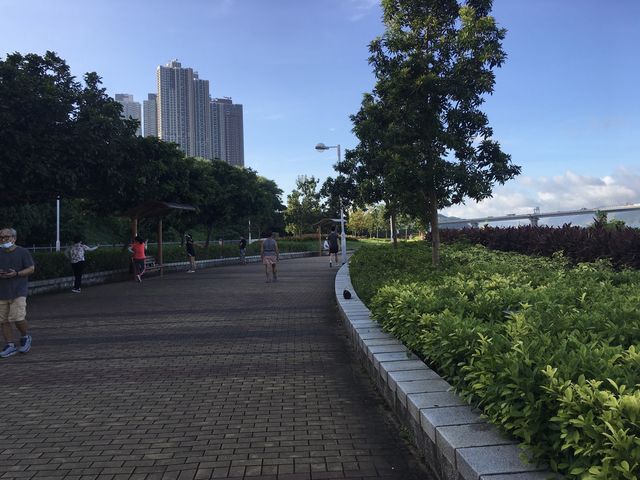 Stroll along  Tseung Kwan O Promenade 🤩🤩