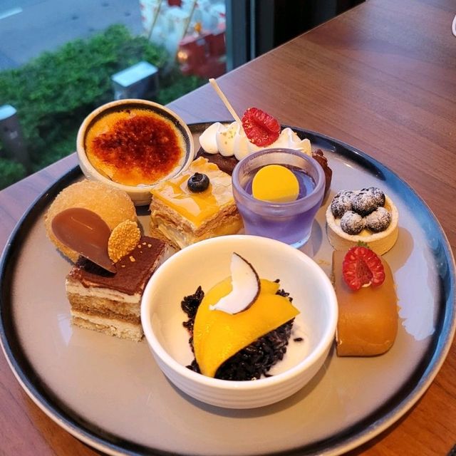 Alva House 豐富的自助晚餐 