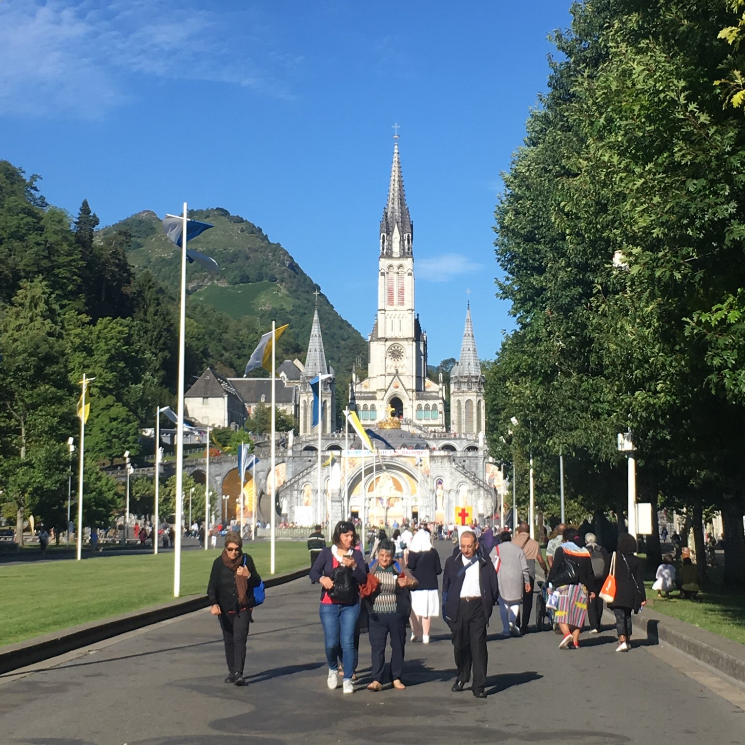 Lourdes, Pháp - Điểm hành hương không thể bỏ qua