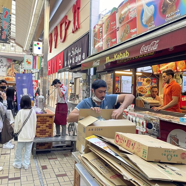 見て、食べて楽しい大須商店街