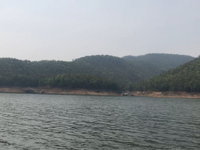 เล่นน้ำแถมพายเรือคายัคที่เขื่อนแม่งัดสมบูรณ์ชล🛶