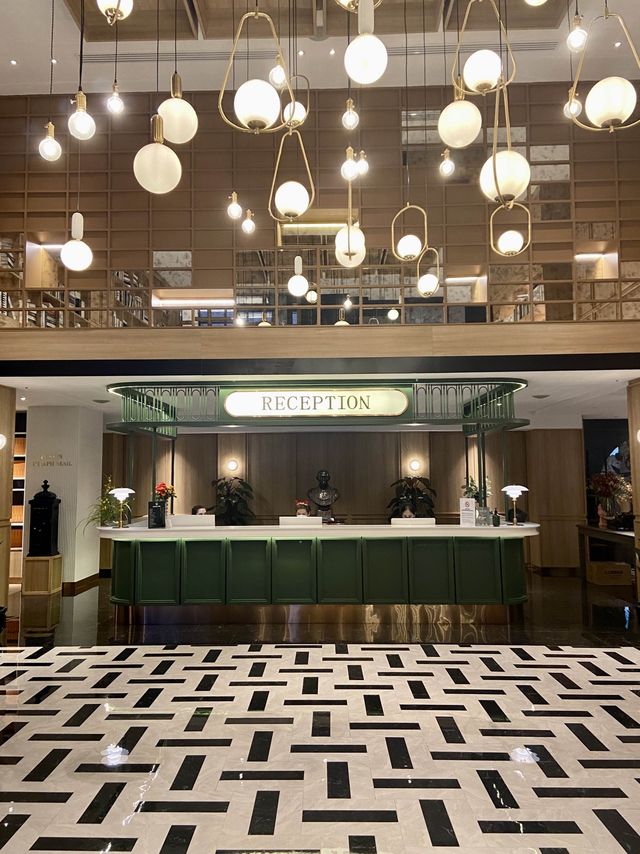 Graph Hotel