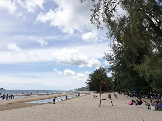 หาดสวนสนประดิพัทธิ์