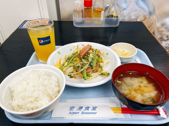那覇空港　空港食堂