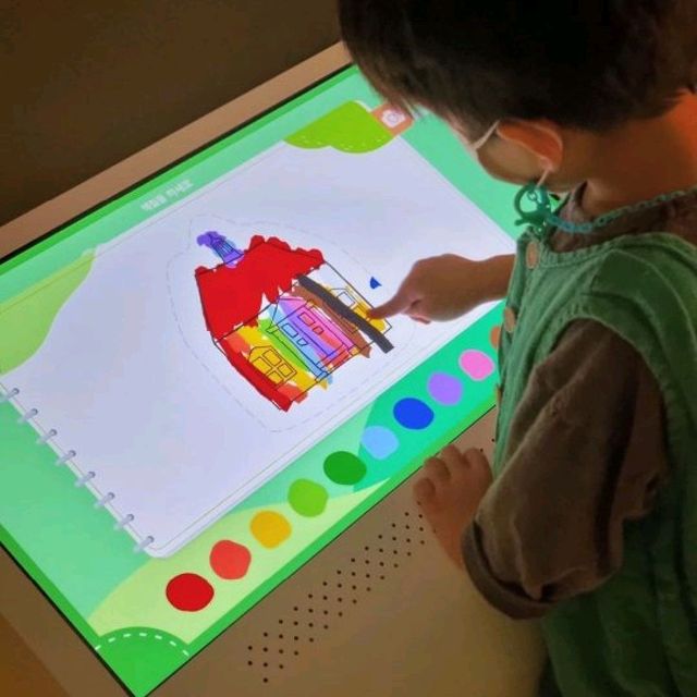 멋진 건축물과 함께 전시관람