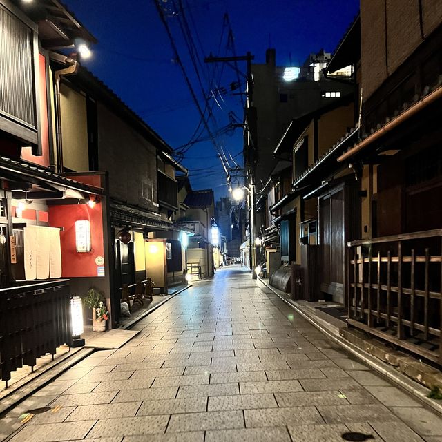 【京都】ライトアップが美しい夜の祇園