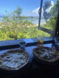 【海が手前の自然カフェ】沖縄の素敵カフェで贅沢なランチを堪能