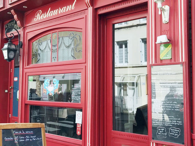 【🇫🇷・エトルタ】エトルタの町並み　🚶