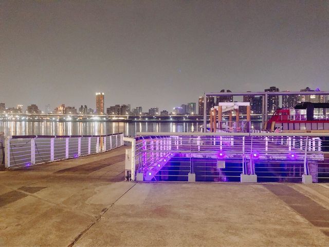 浪漫的夜晚💖🛟 大稻埕碼頭貨櫃市集