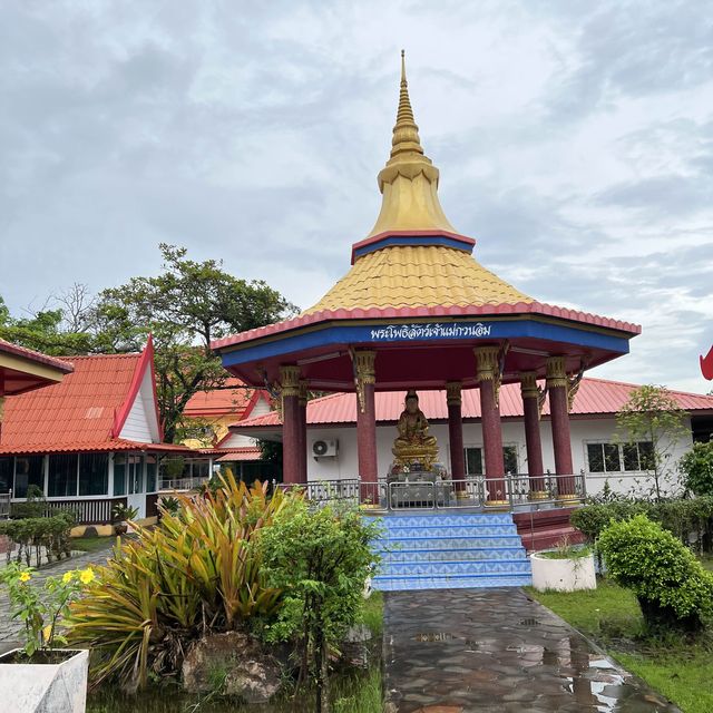 visit reclining Buddha at Ko Yo 