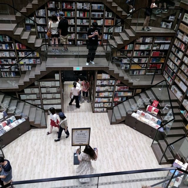 Bookstore from a fairytale 🌟