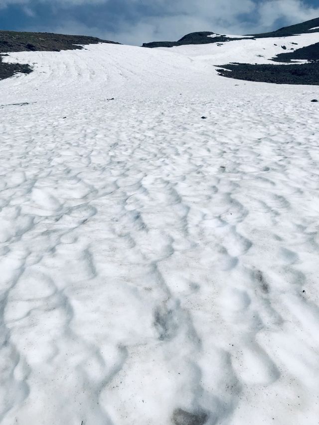 Mount Aragats - Hiking - half way to the top