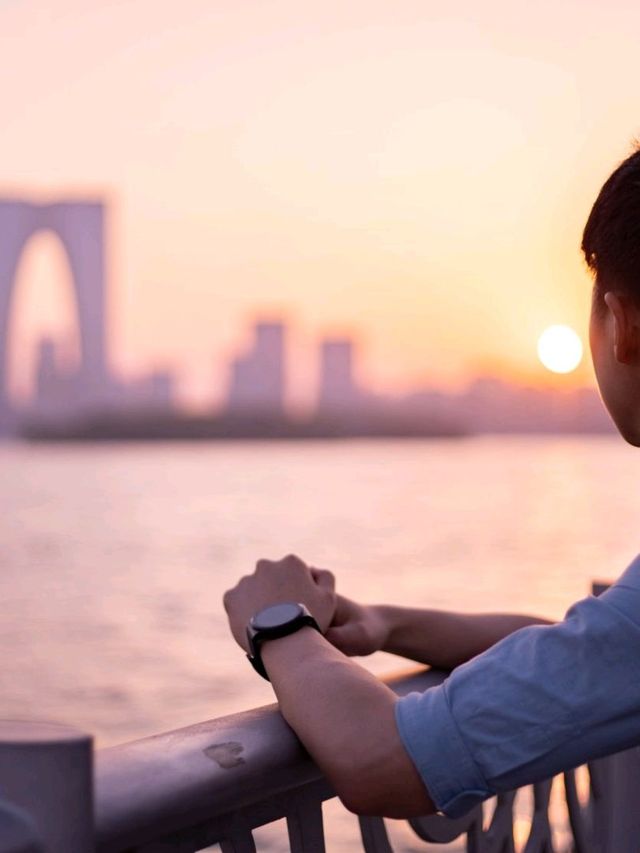 Sunset walk at Jinji lake 🌅