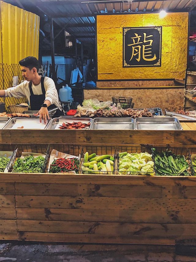 หมูย่างข้าวเหนียวจิ้มแจ๋วปลาร้าคือที่สุด🤎