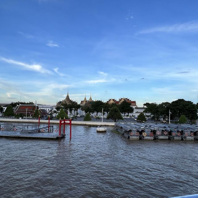 ล่องเรือชมวิว แม่น้ำเจ้าพระยา 