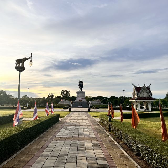 พระบรมราชานุสาวรีย์สมเด็จพระนเรศวรมหาราช