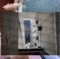 走迷宮⋯⋯M+二樓展覽廳