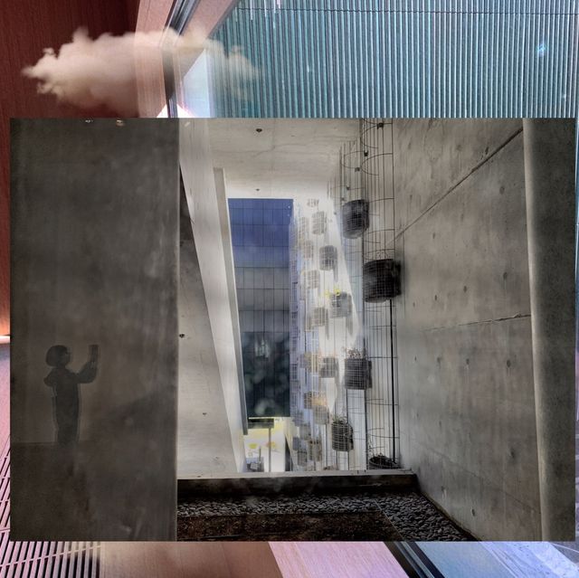 走迷宮⋯⋯M+二樓展覽廳