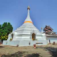 วัดพระธาตุดอยกองมู สัญลักษณ์เมืองหมอก 3 ฤดู