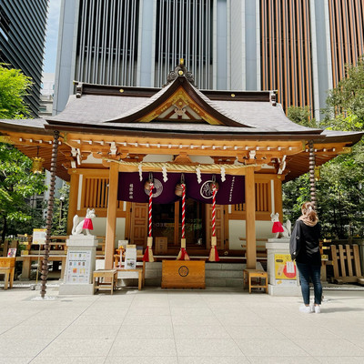 東京のオフィス街にある小さな神社 | Trip.com 東京
