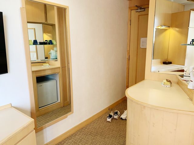 三百幾蚊都住到有Smart tv同浴缸嘅酒店🛀🏻