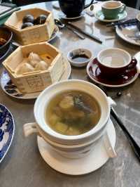 飽覽維港景色 享受特色中菜