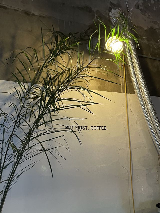 < 제주 카페 > 투박한 외관 속 빈티지 인테리어가 매력적인 밀크티 맛집, vols kafe 볼스카페
