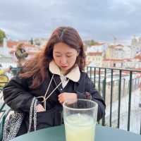 리스본 격동의 시대를 담은 굴다리를 지나, 포르타스 두 솔 전망대🌴🇵🇹