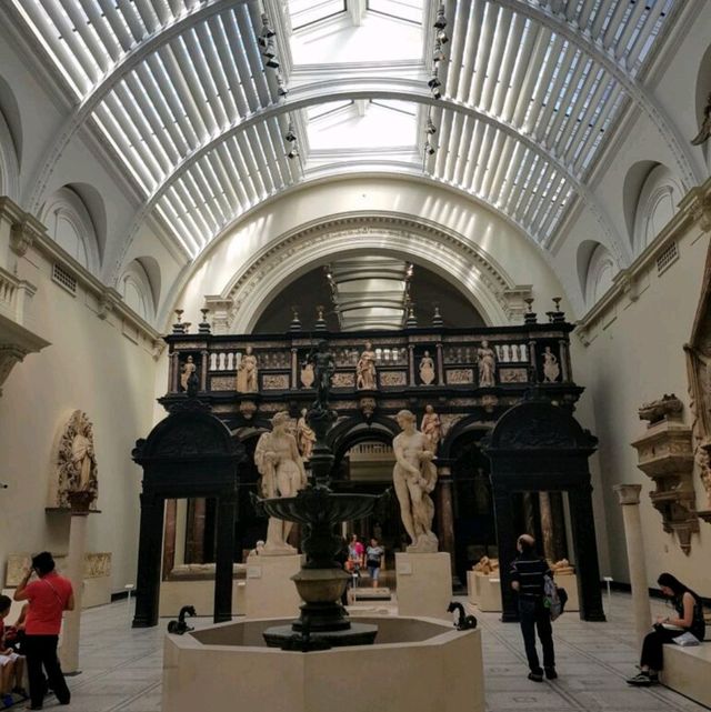 Free ro visit - V and A museum 
