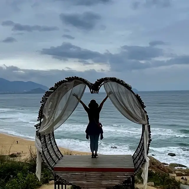 Peaceful beach vacation at Lingshui 