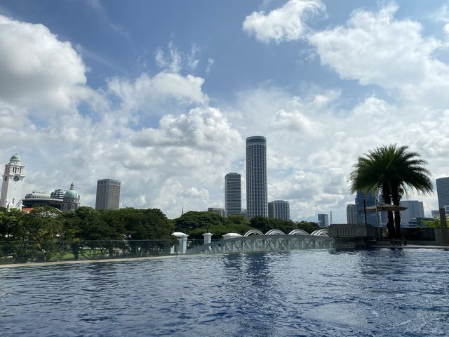 Cool Down at Fullerton’s Infinity Pool