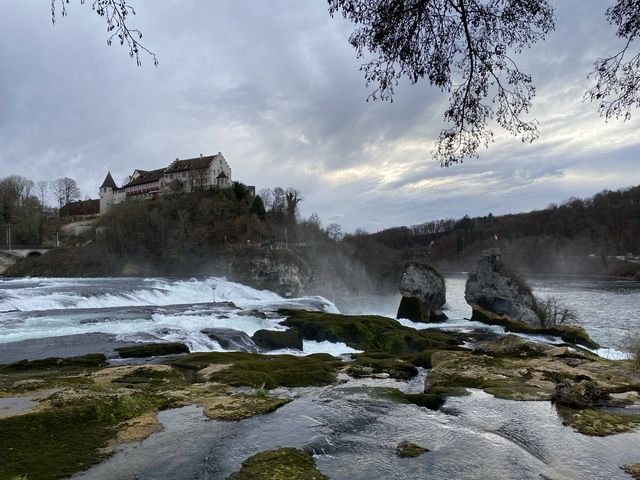 瑞士🇨🇭人生必去萊茵瀑布😍