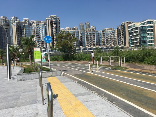 Stroll along  Tseung Kwan O Promenade 🤩🤩