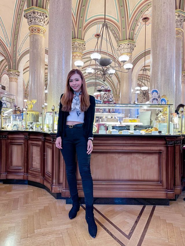 Must visit Palace-like Cafe in Vienna! 💯