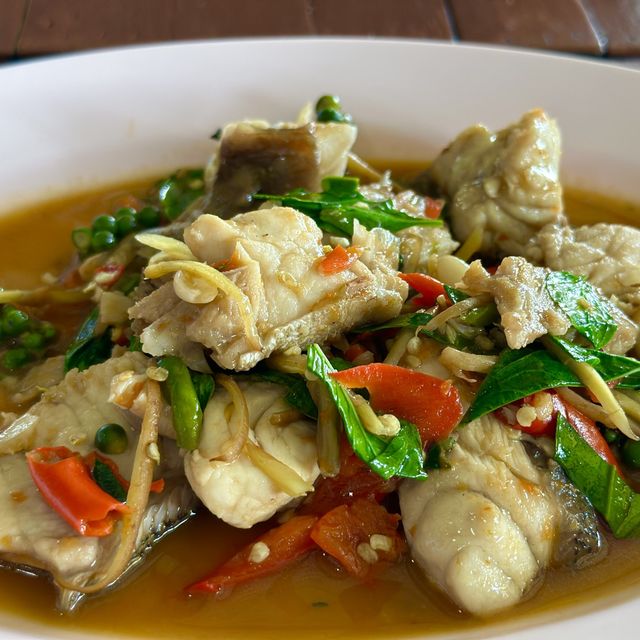 ร้านอาหารครัวนะจ๊ะ บางปู รสชาติดี ราคามิตรภาพ