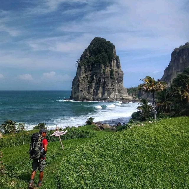 PANGASAN BEACH, PACITAN