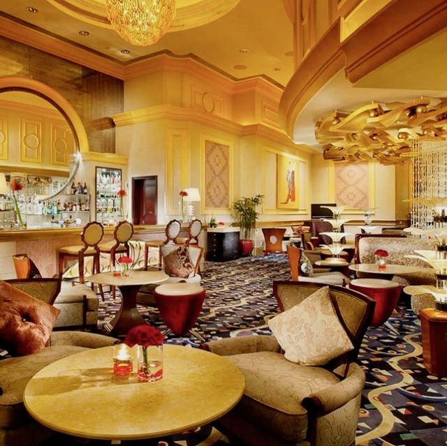 RendezVous Lobby Bar