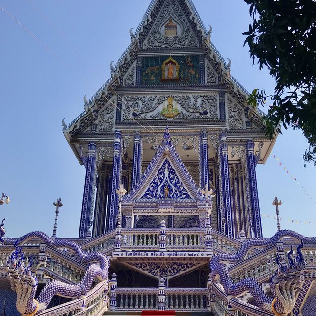 วัดปากน้ำแขมหนู…โบสถ์สีน้ำเงินขาว สวยสะดุดตามาก