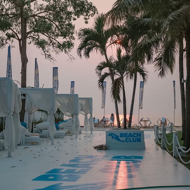 โรงแรมติดริมหาดชะอำ  𝗡𝗼𝘃𝗼𝘁𝗲𝗹 𝗛𝘂𝗮 𝗵𝗶𝗻 